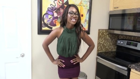 Hot Ebony Agent Skyler Nicole Surprises Client