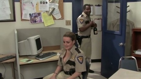 Reno 911 sex parody featuring sexy slut Jada Fire